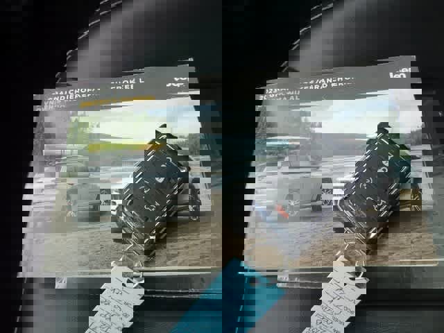 Used 2023 Jeep Grand Cherokee Limited image 43