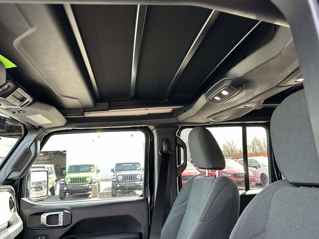 Certified 2024 Jeep Wrangler Willys image 21