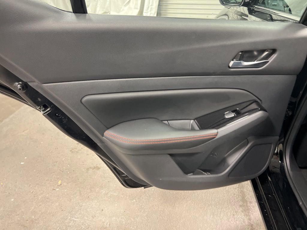 Used 2025 Nissan Altima 2.5 SR image 17