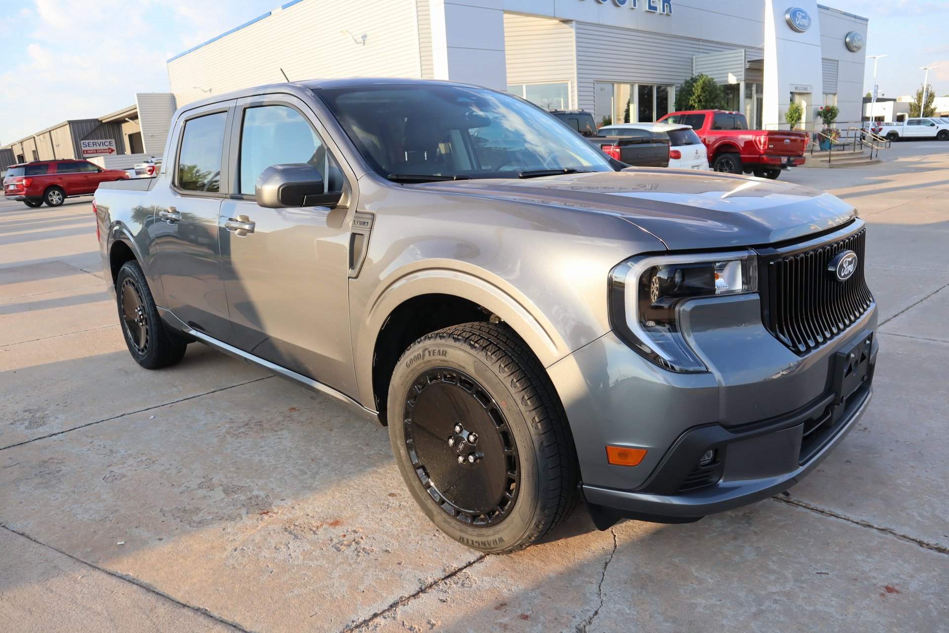 New 2025 Ford Maverick Lobo