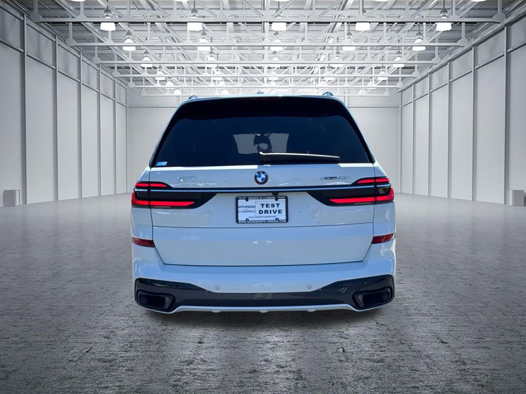 Used 2023 BMW X7 xDrive40i w/ Dynamic Handling Package image 6