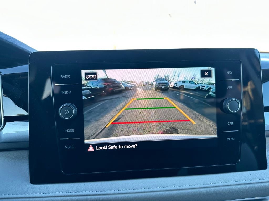 New 2026 Volkswagen Taos SEL image 21