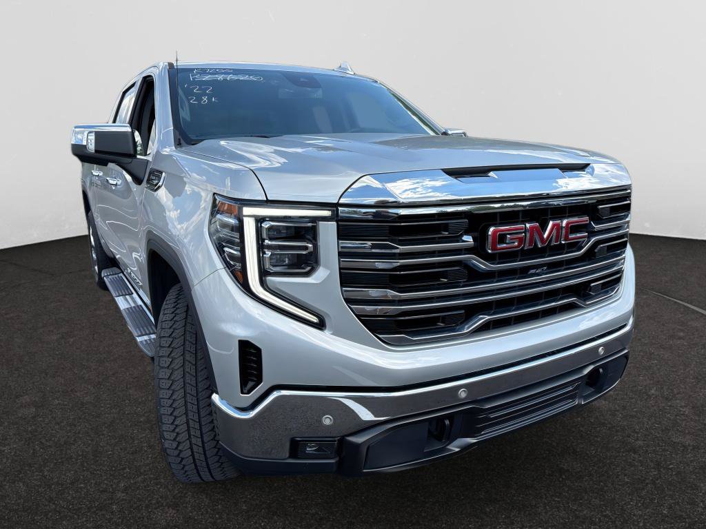 Used 2022 GMC Sierra 1500 SLT w/ SLT Premium Plus Package AWD/4WD image 3