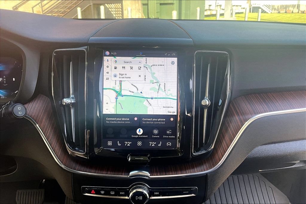 Certified 2024 Volvo XC60 B5 Plus w/ Protection Package Premier AWD/4WD image 33