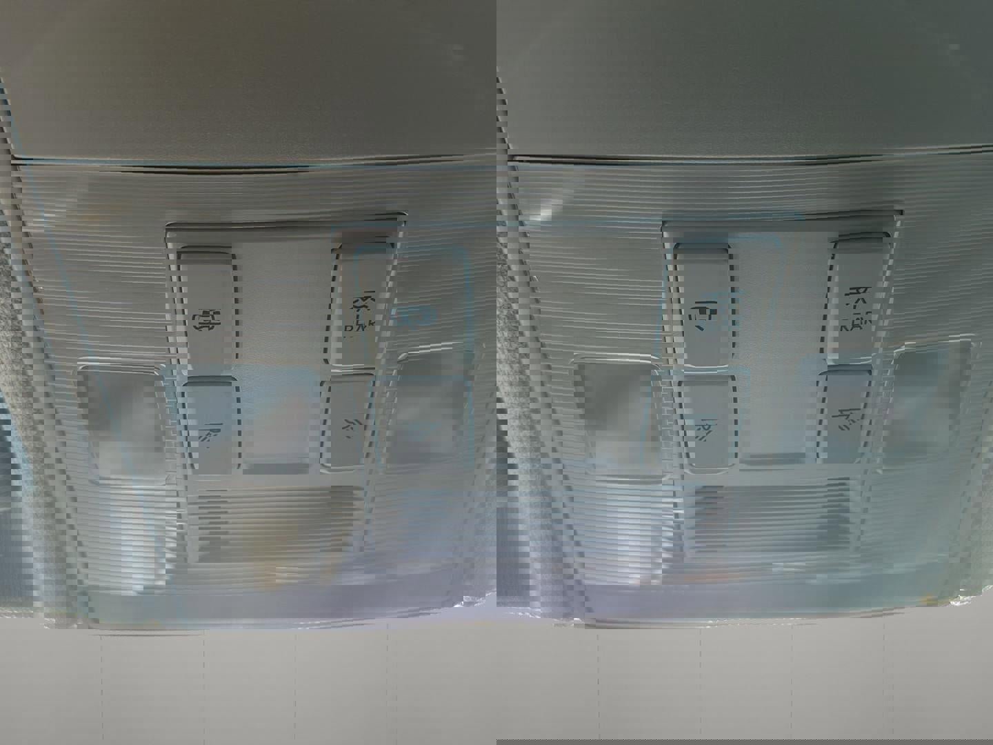 Used 2020 Volkswagen Tiguan S image 20