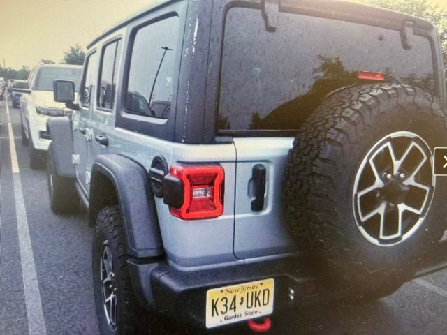 Used 2024 Jeep Wrangler Unlimited Rubicon AWD/4WD image 2