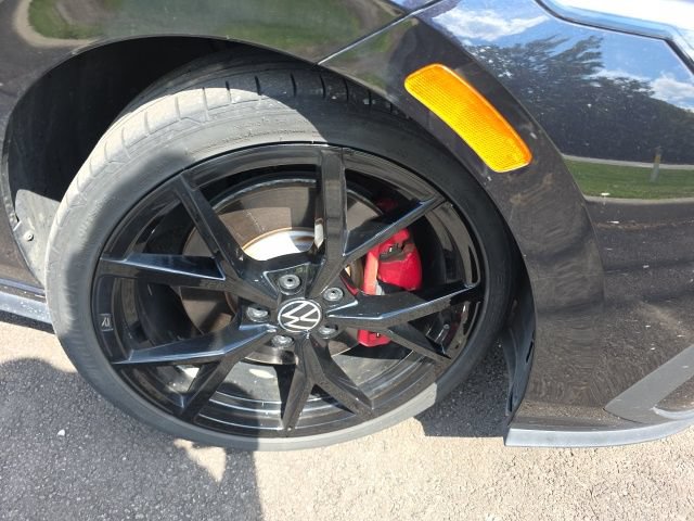 Used 2024 Volkswagen GTI SE FWD image 7