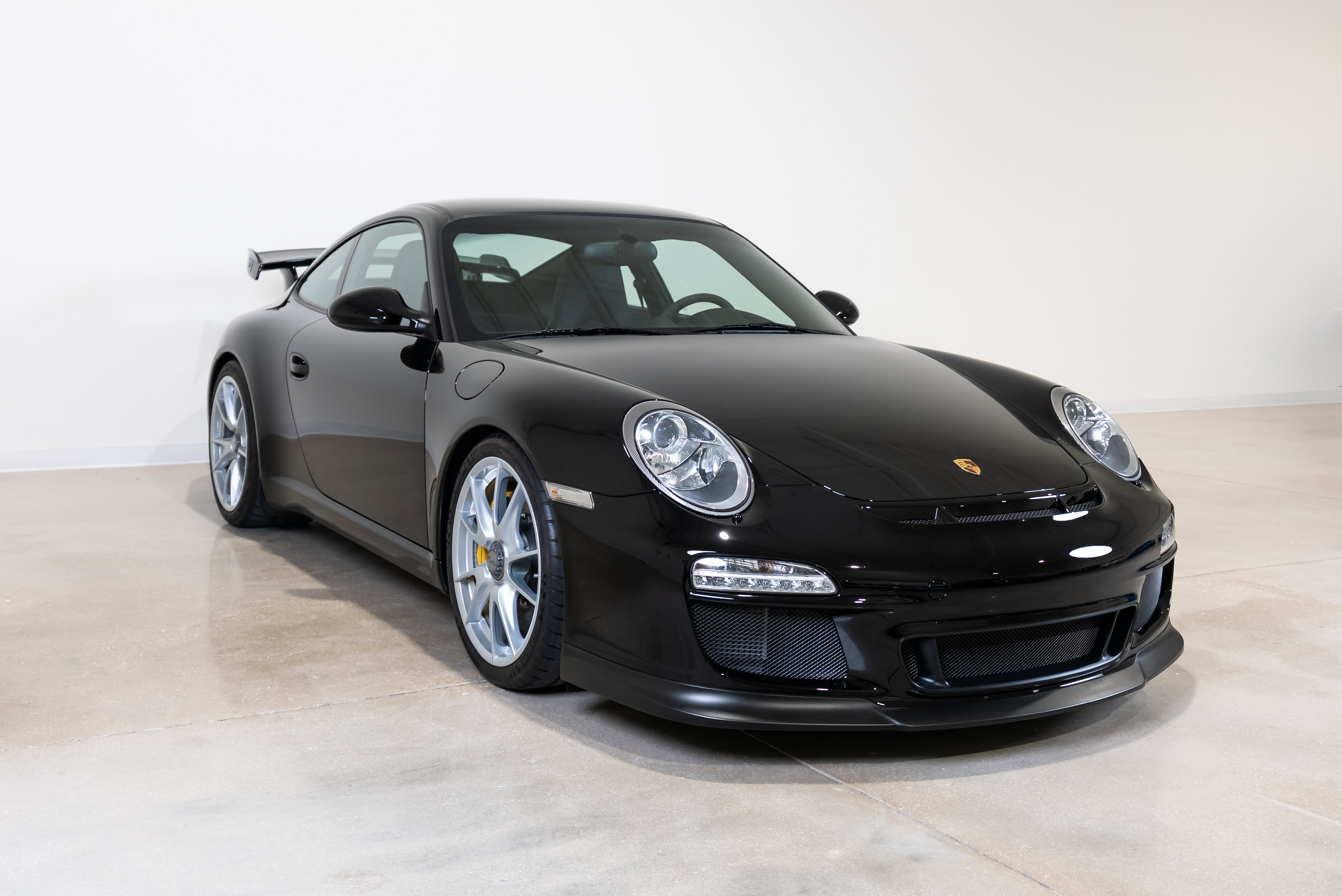 Used 2010 Porsche 911 GT3 RWD image 3