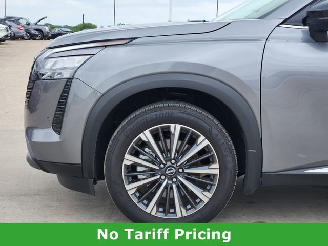 Used 2026 Nissan Pathfinder Platinum FWD image 7