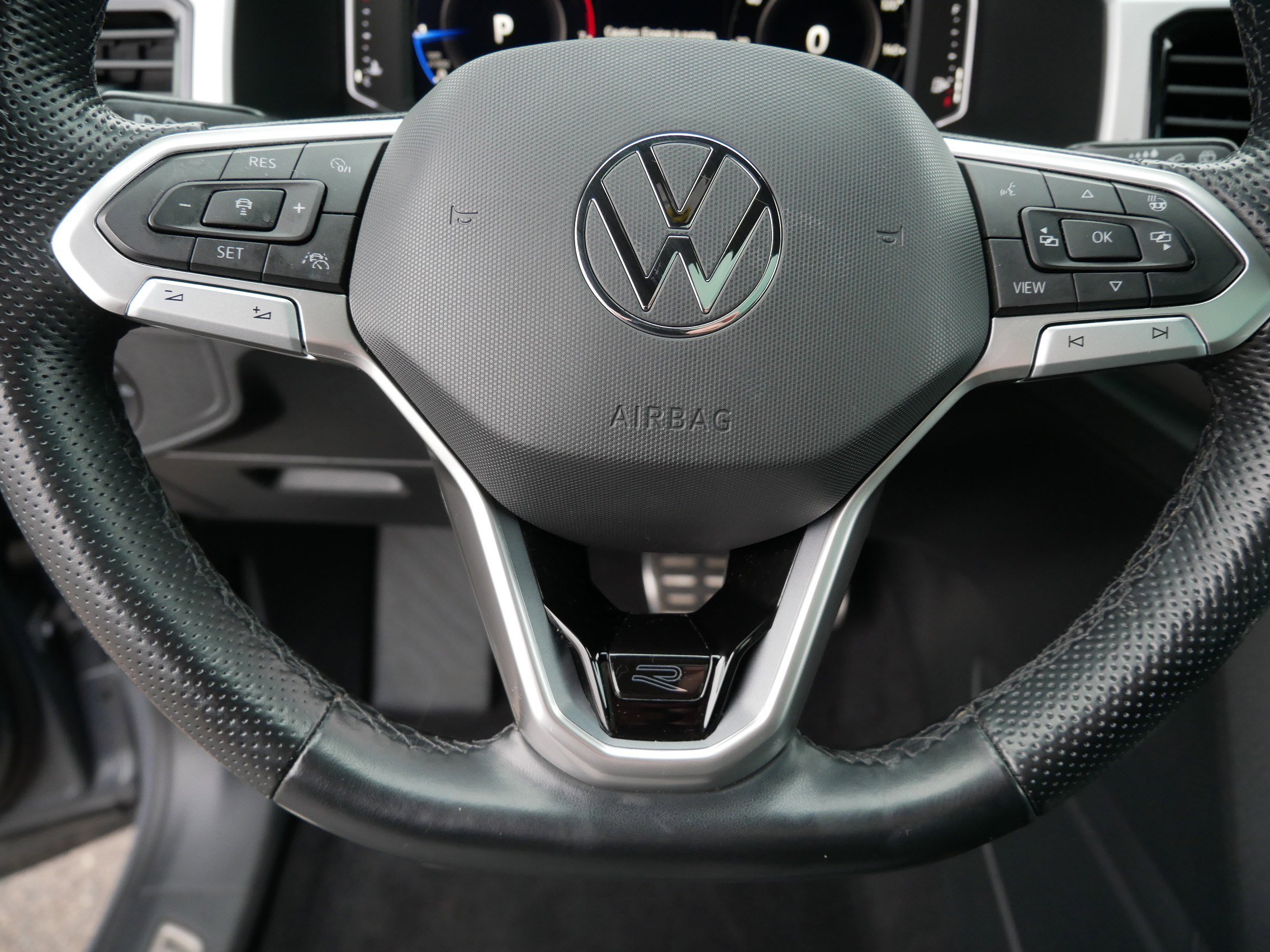 Certified 2023 Volkswagen Atlas Cross Sport SEL R-Line image 25