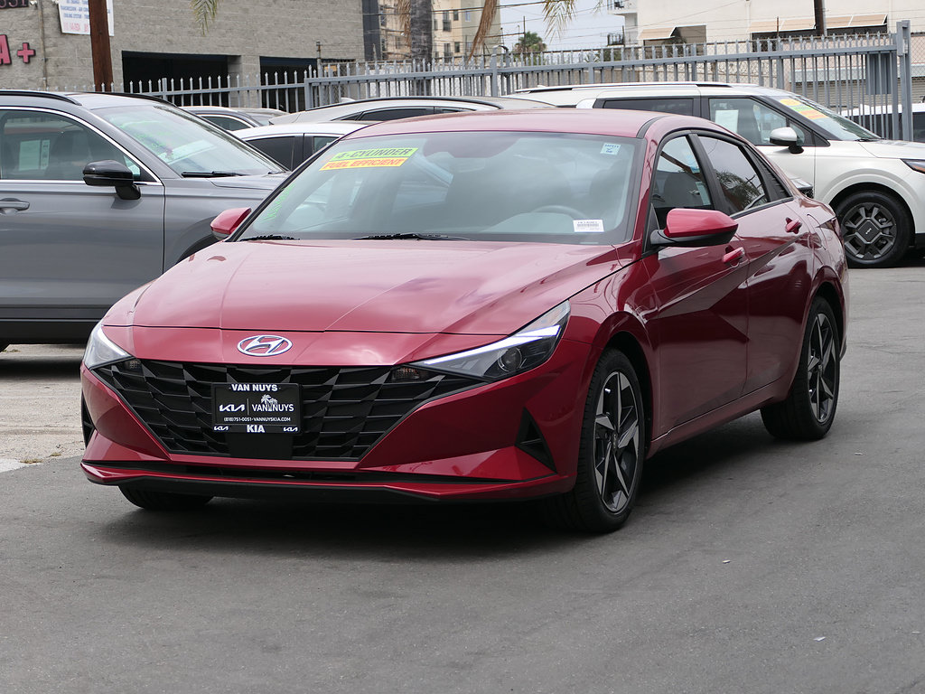 Used 2023 Hyundai Elantra SEL w/ Convenience Package FWD image 7
