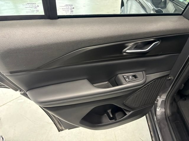 Used 2023 Jeep Grand Cherokee Altitude AWD/4WD image 22