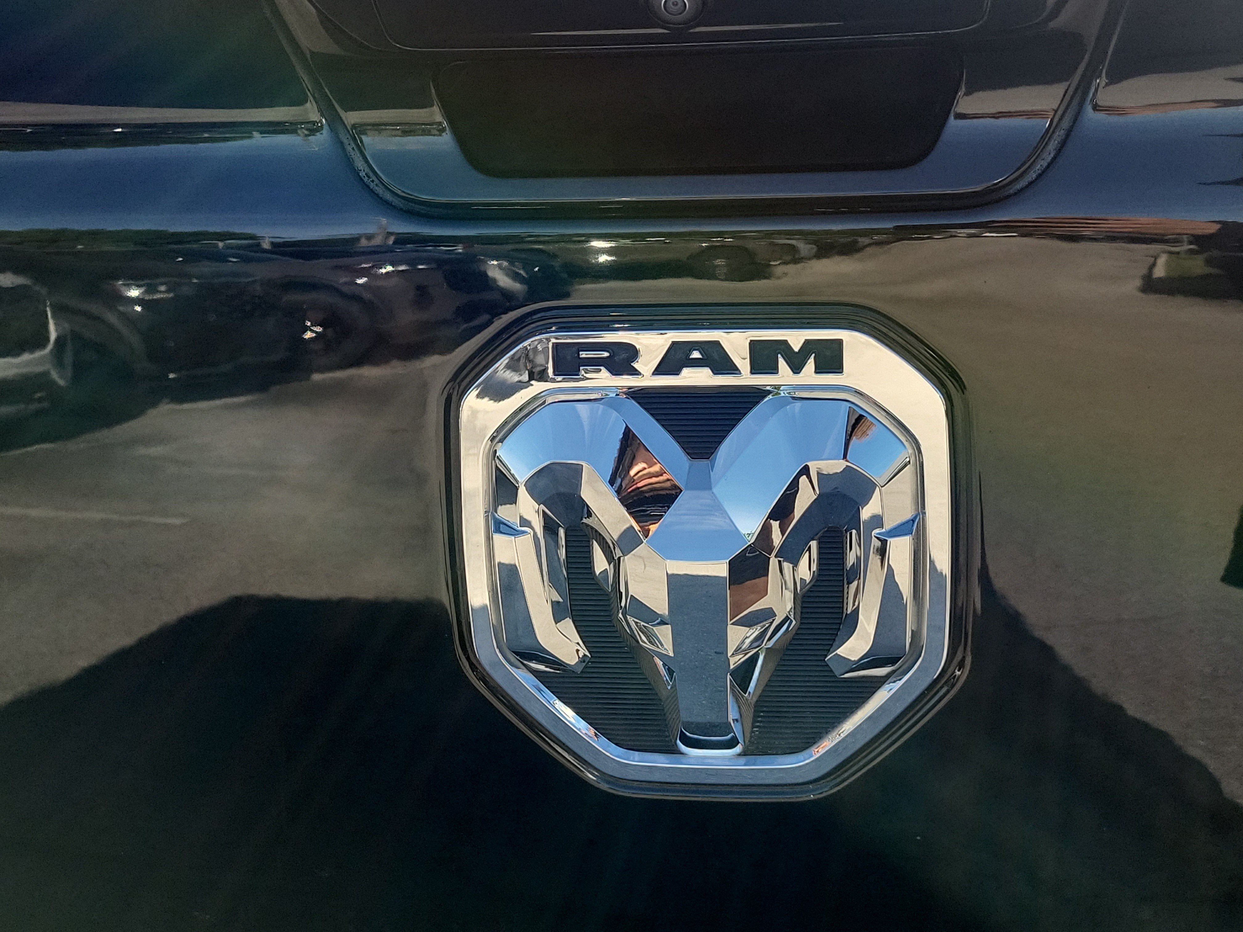 Used 2021 RAM 1500 2WD Crew Cab image 30
