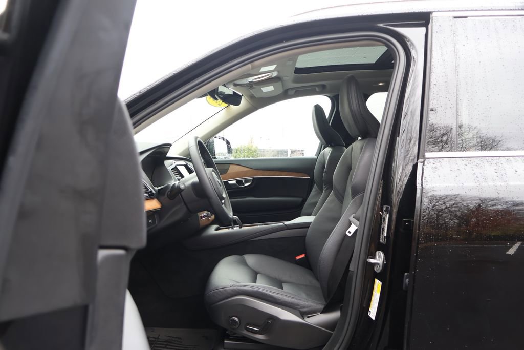 Used 2024 Volvo XC90 B6 Plus w/ Protection Package Premier image 31