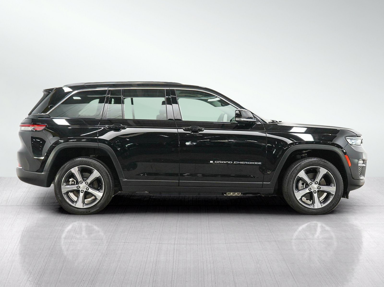 Used 2024 Jeep Grand Cherokee Limited 4xe AWD/4WD image 6