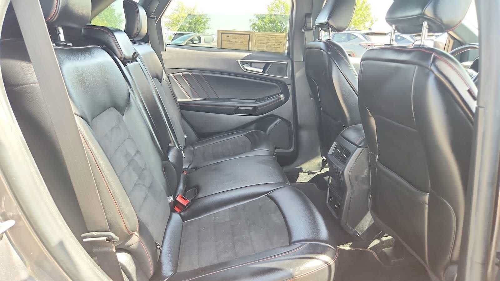Used 2021 Ford Edge ST-Line FWD image 25