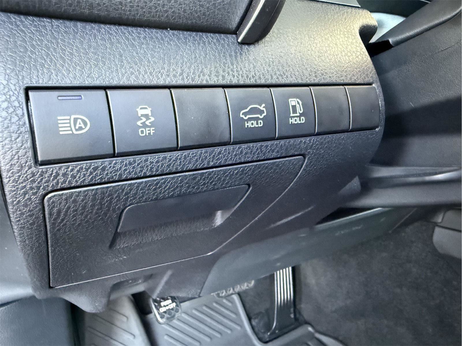Used 2022 Toyota Camry SE FWD image 15