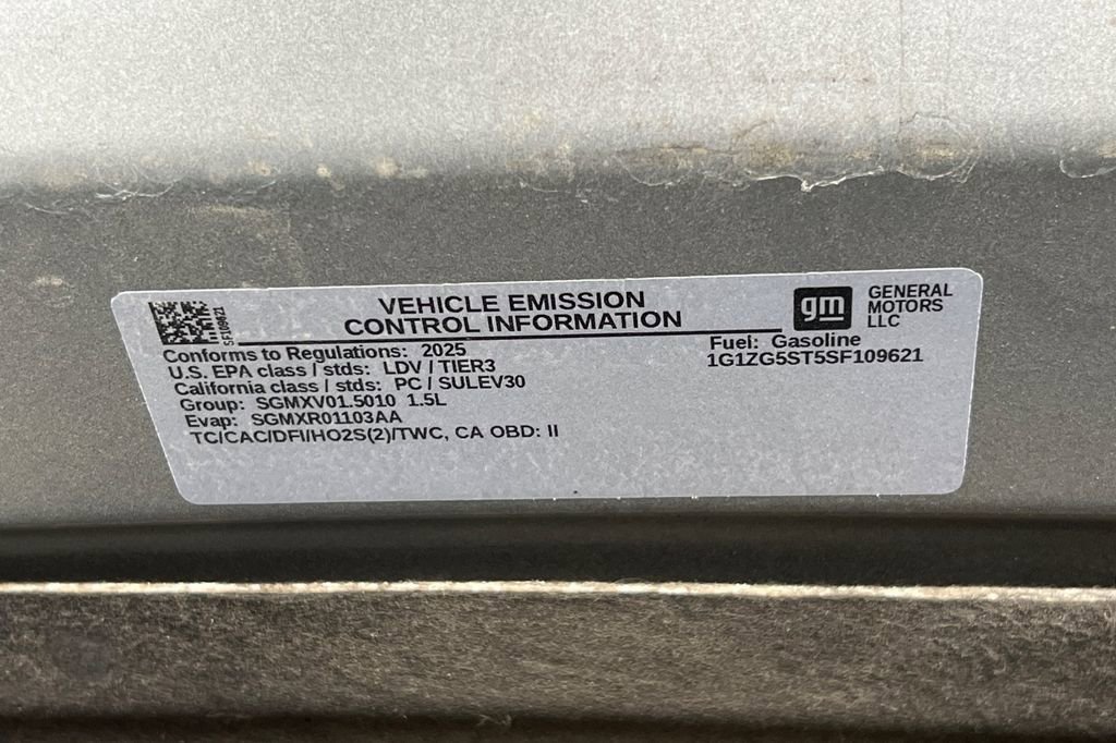Used 2025 Chevrolet Malibu RS FWD image 36