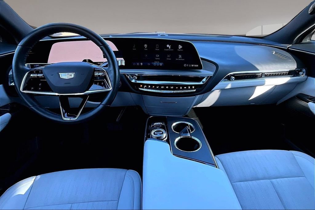 Certified 2024 Cadillac Lyriq Luxury AWD/4WD image 15