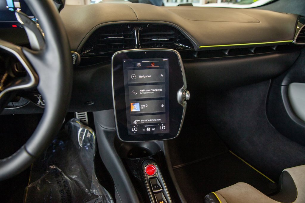 Used 2023 McLaren Artura image 16