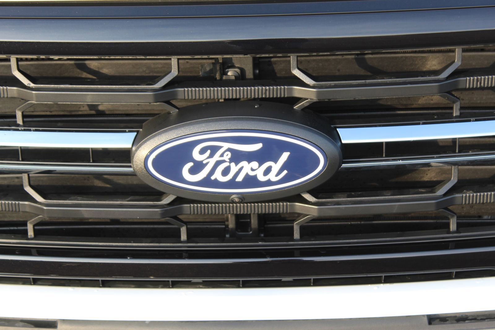 New 2025 Ford F150 XLT w/ Equipment Group 302A MID image 13