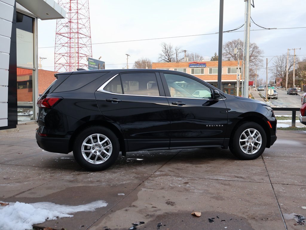 Used 2024 Chevrolet Equinox LT w/ LPO, Floor Liner Package image 9