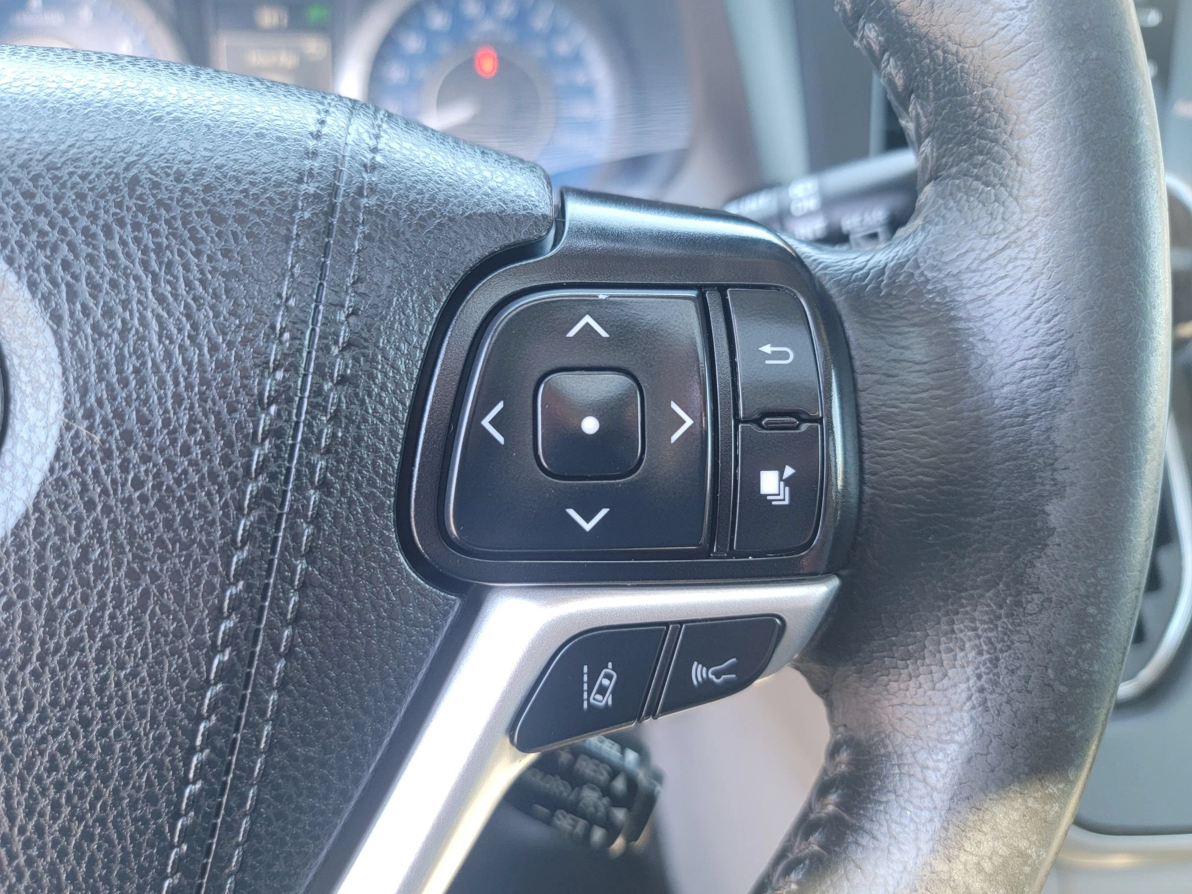 Used 2020 Toyota Sienna XLE AWD/4WD image 25
