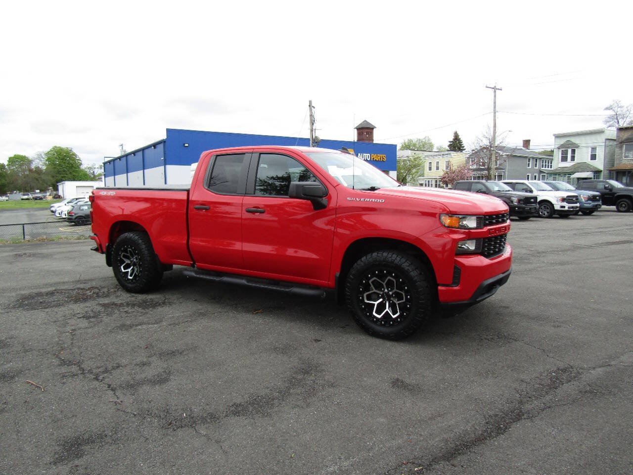 Used 2019 Chevrolet Silverado 1500 Custom w/ Custom Value Package AWD/4WD image 9
