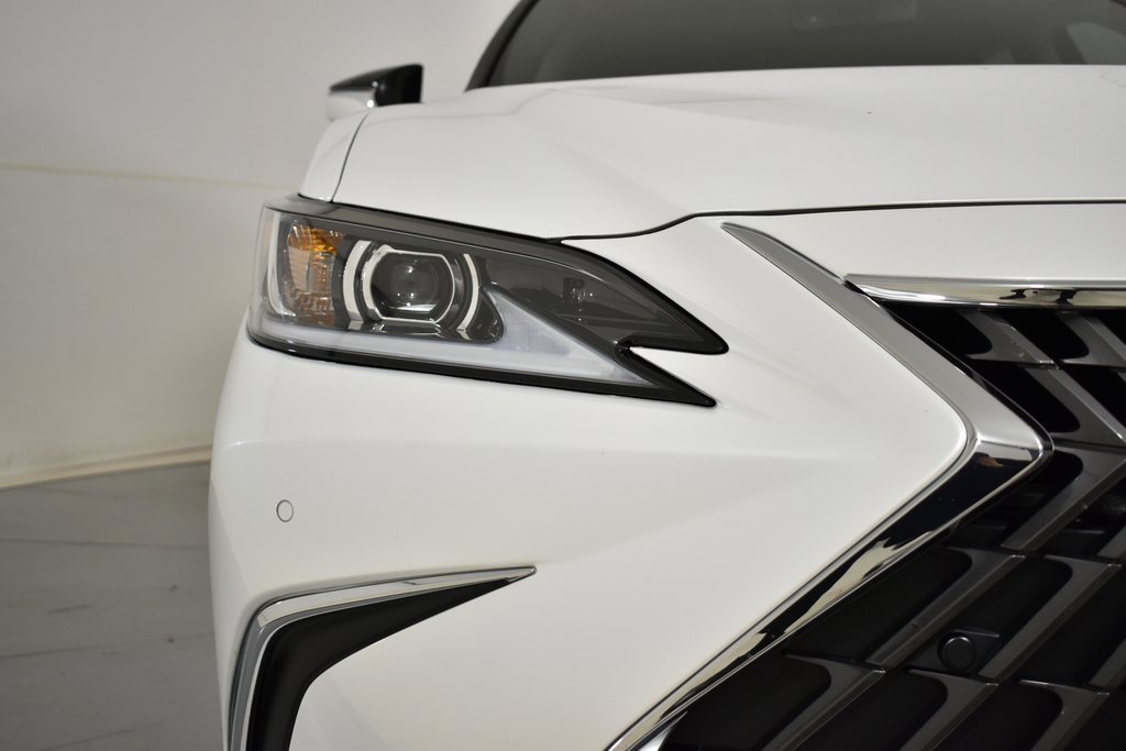 Used 2023 Lexus ES 250 w/ Premium Package image 15