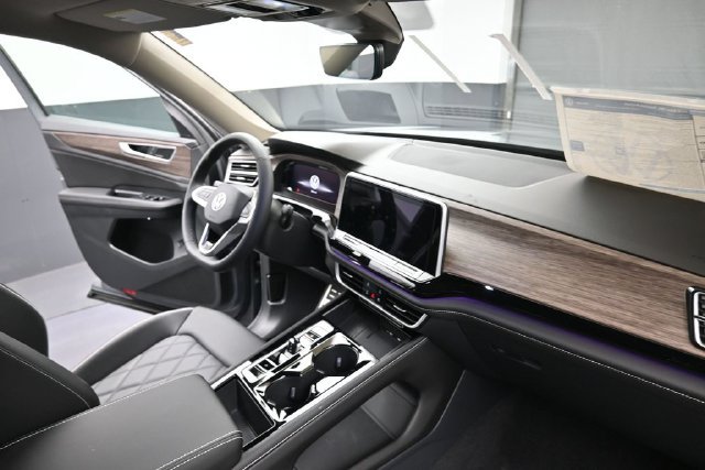 New 2026 Volkswagen Atlas SEL Premium R-Line AWD/4WD image 12