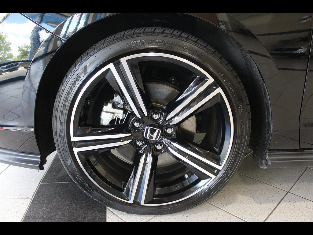Used 2025 Honda Accord Sport image 9