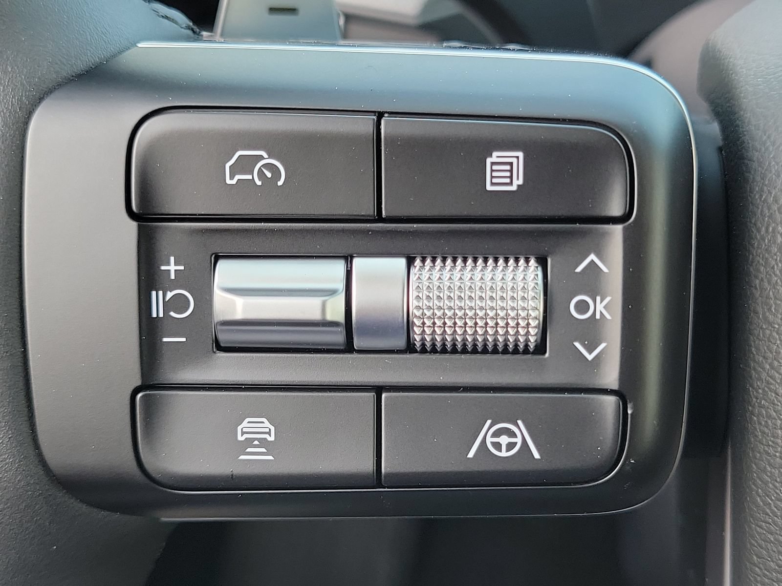 New 2026 Hyundai Santa Fe SEL FWD image 8