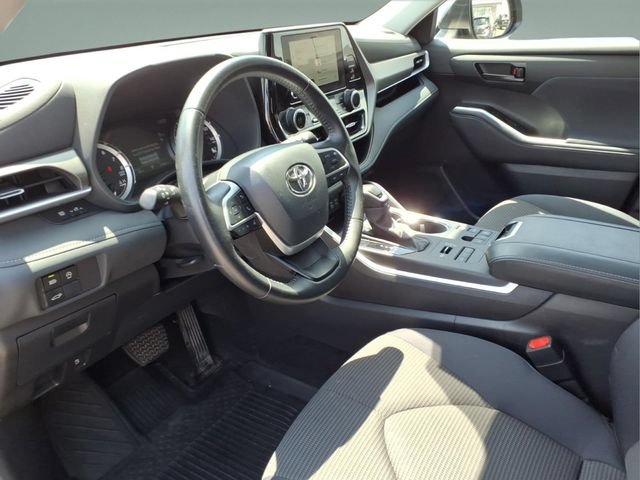 Certified 2024 Toyota Highlander LE AWD/4WD image 10