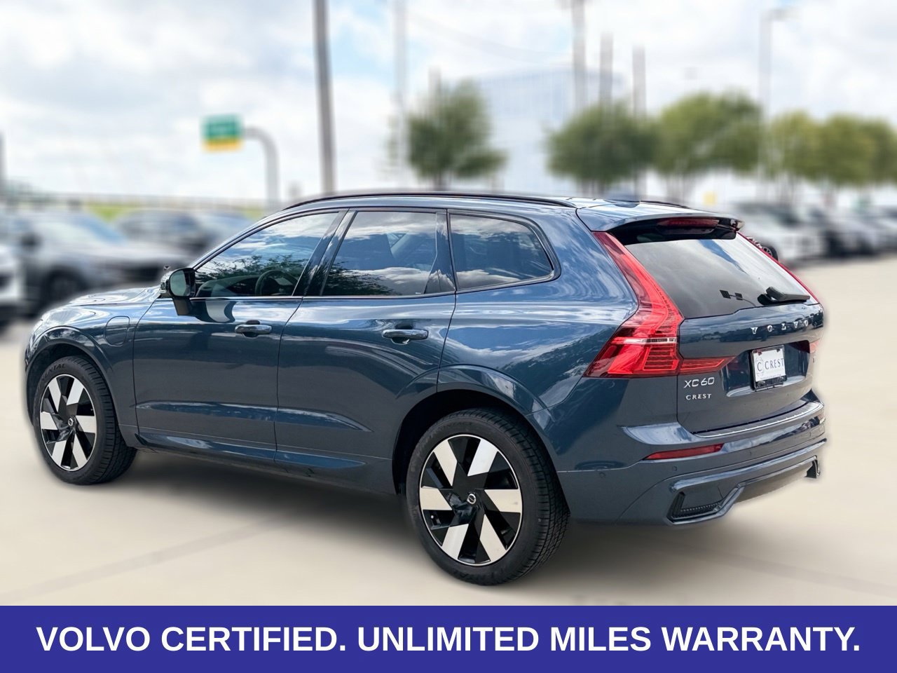 Certified 2025 Volvo XC60 T8 Plus w/ Protection Package Premier AWD/4WD image 10