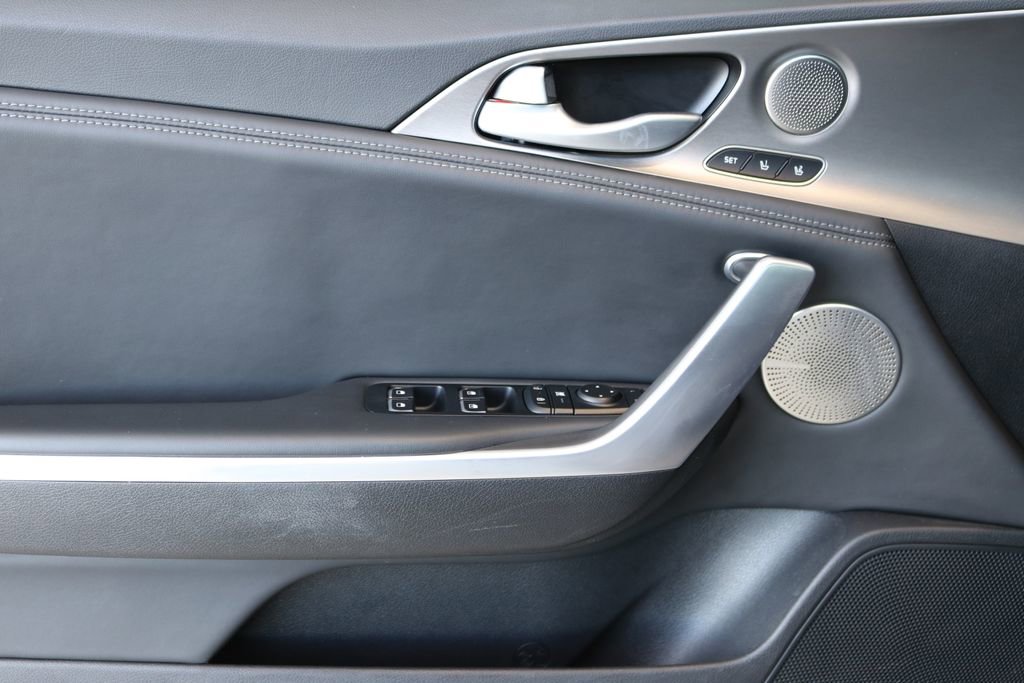 Used 2020 Kia Stinger GT1 image 13