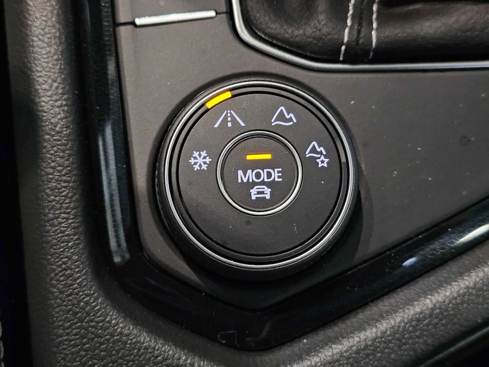 New 2026 Volkswagen Taos SE AWD/4WD image 32