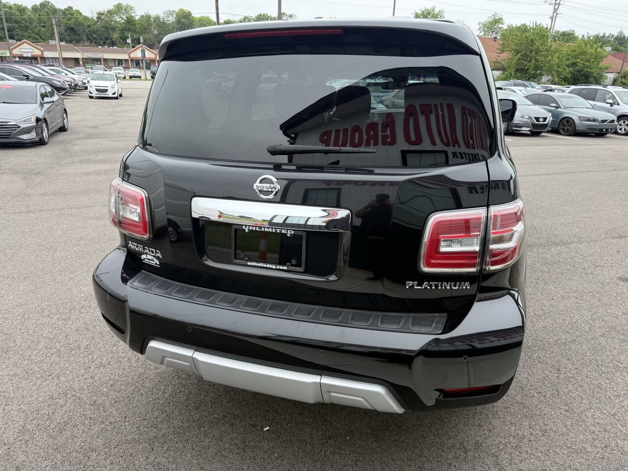Used 2017 Nissan Armada Platinum w/ Interior Lighting Package AWD/4WD image 8