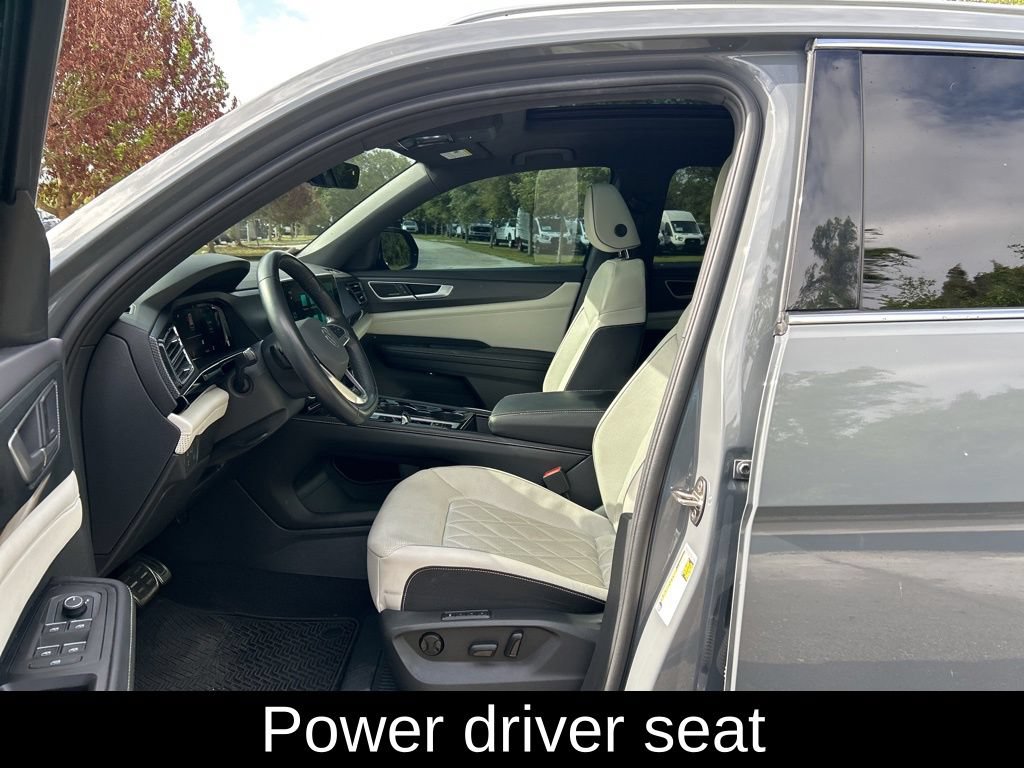 Certified 2024 Volkswagen Atlas Cross Sport SEL Premium R-Line AWD/4WD image 15