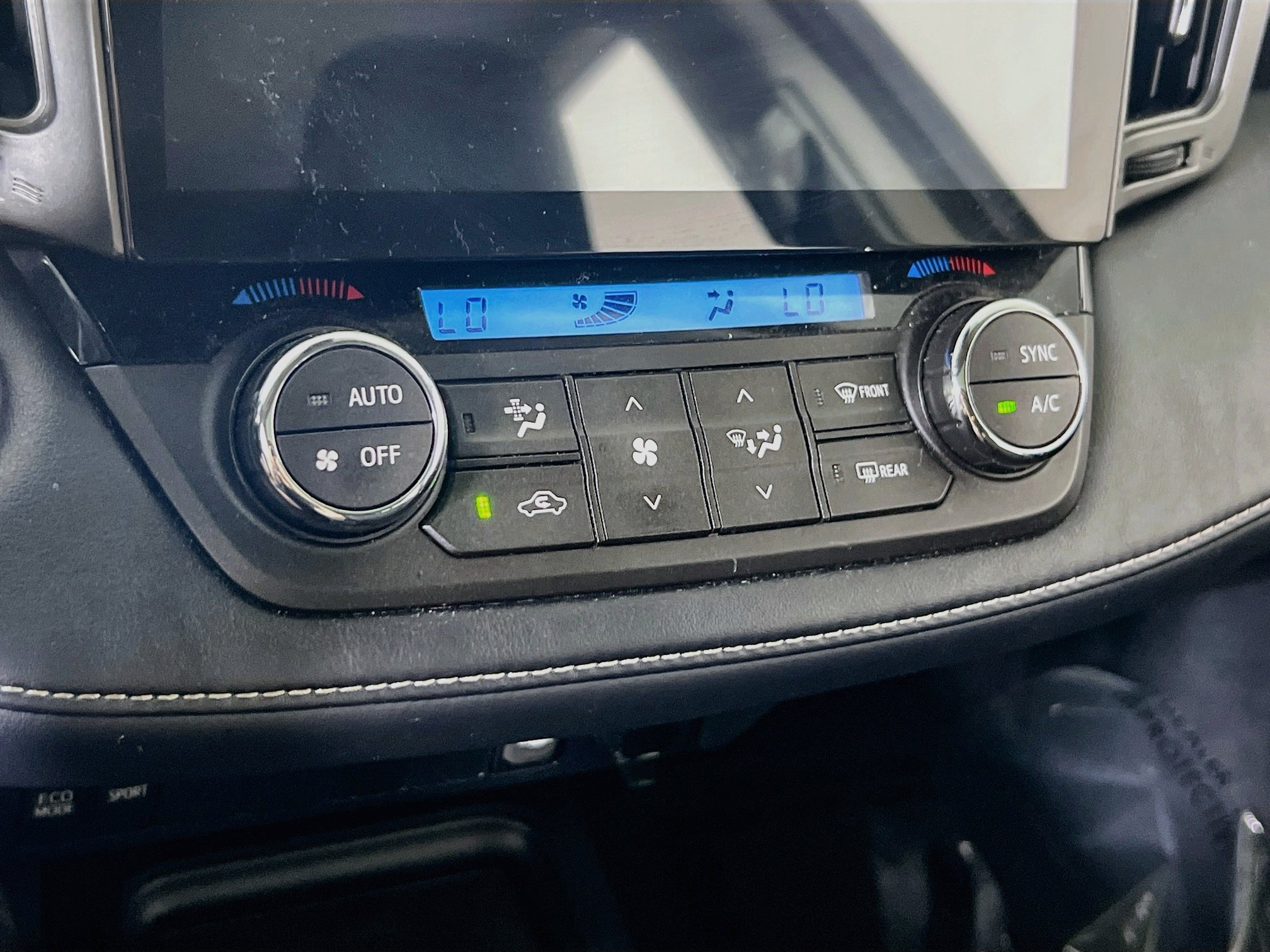 Used 2018 Toyota RAV4 XLE w/ Plus Extra Value Package AWD/4WD image 15