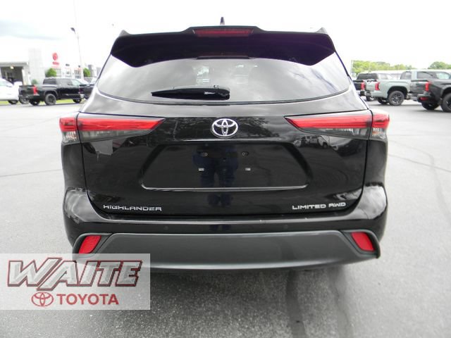 Used 2022 Toyota Highlander Limited AWD/4WD image 3