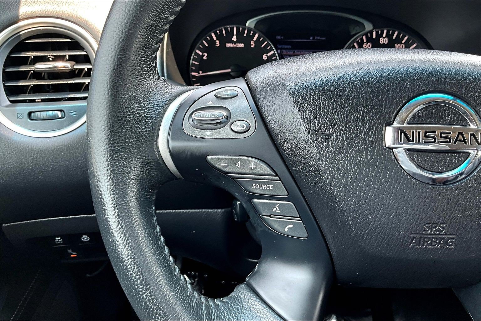 Used 2015 Nissan Pathfinder Platinum w/ Cargo Package FWD image 20