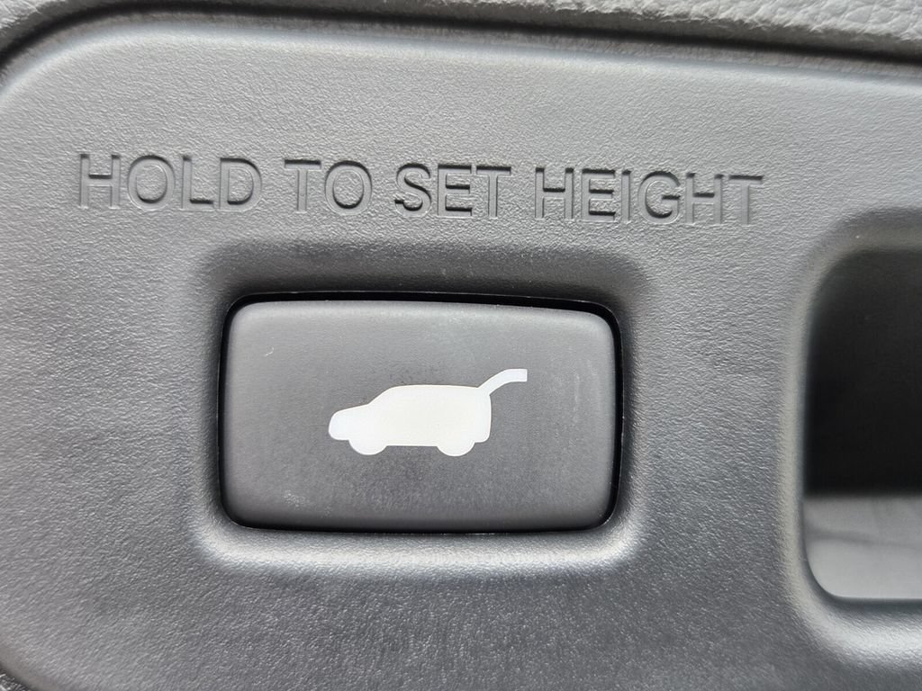 Used 2023 Acura MDX w/ Technology Package FWD image 15