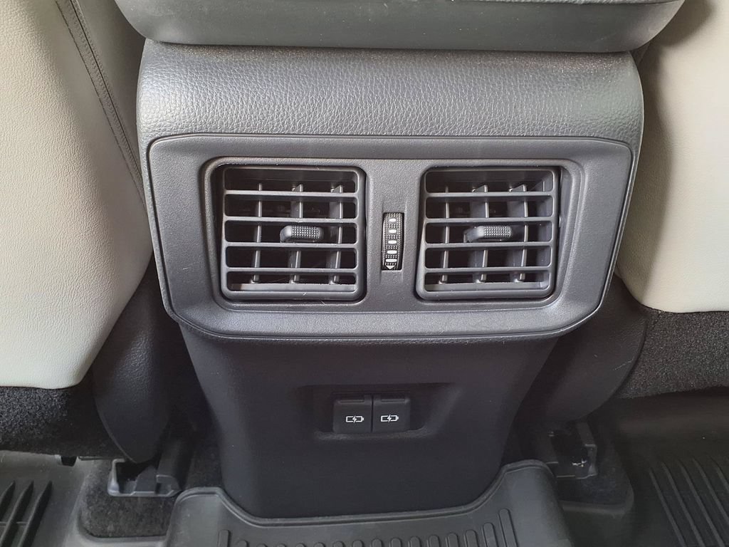 Used 2023 Toyota RAV4 XLE Premium AWD/4WD image 17
