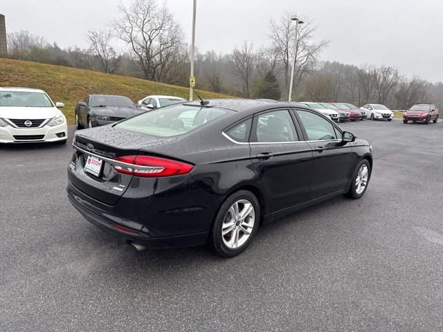 Used 2018 Ford Fusion SE w/ Fusion SE Technology Package image 8