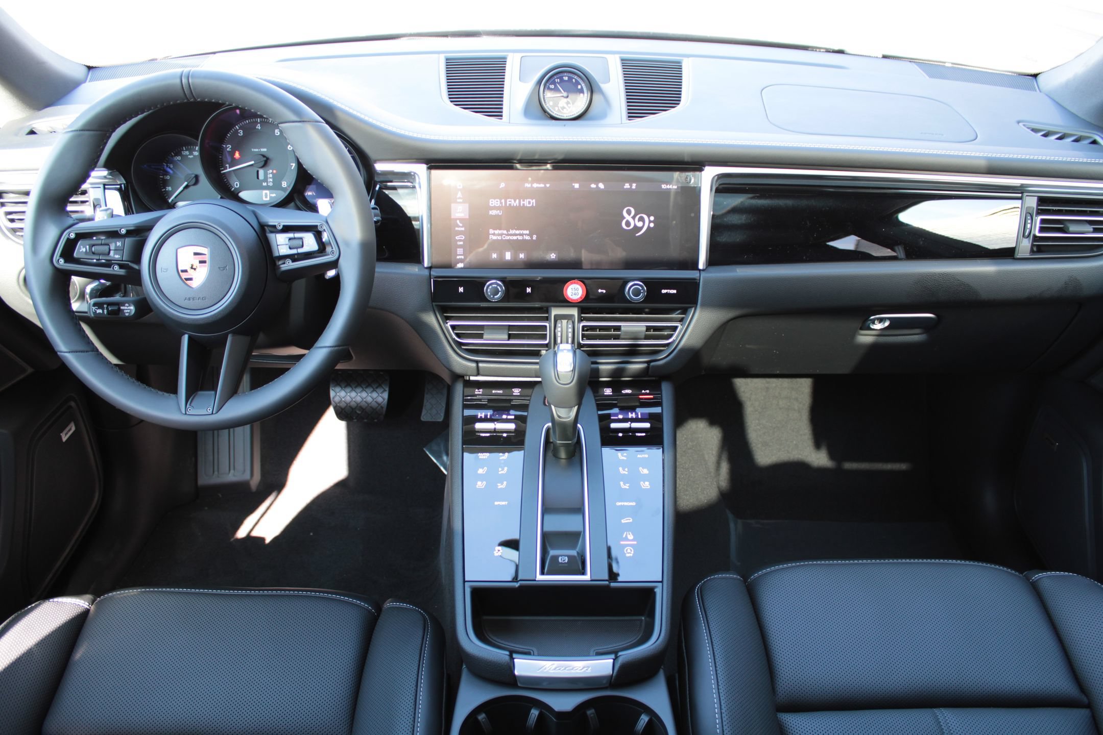 New 2026 Porsche Macan AWD/4WD image 22