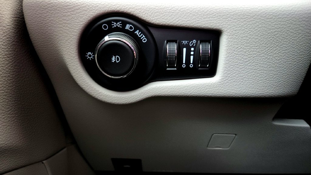 Used 2022 Chrysler Pacifica Touring-L FWD image 33