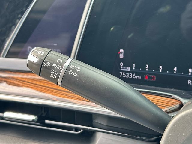 Used 2021 Cadillac Escalade ESV Premium Luxury image 9