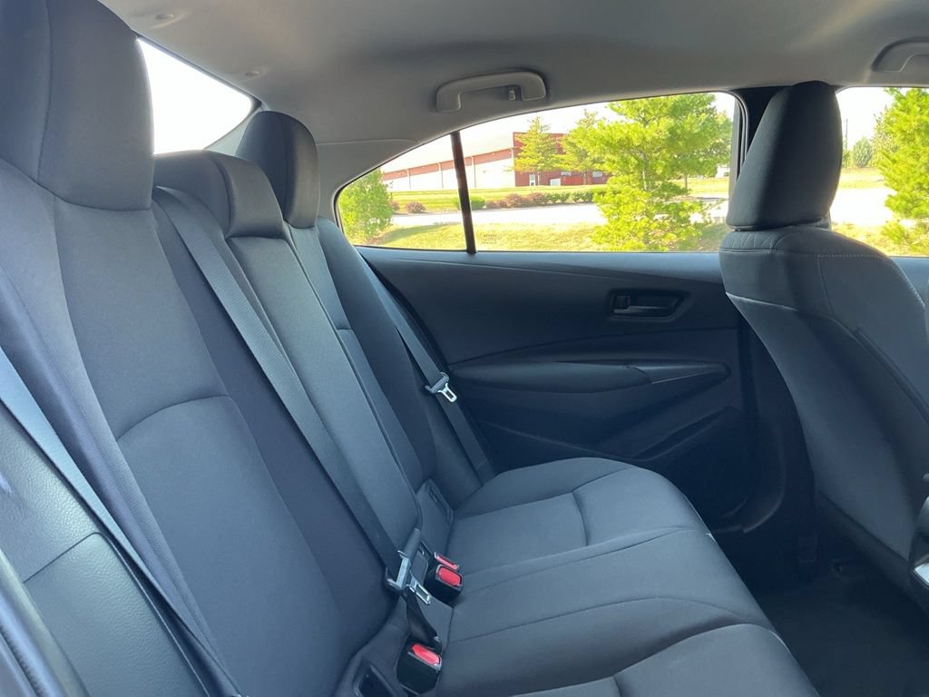 Used 2025 Toyota Corolla LE FWD image 28