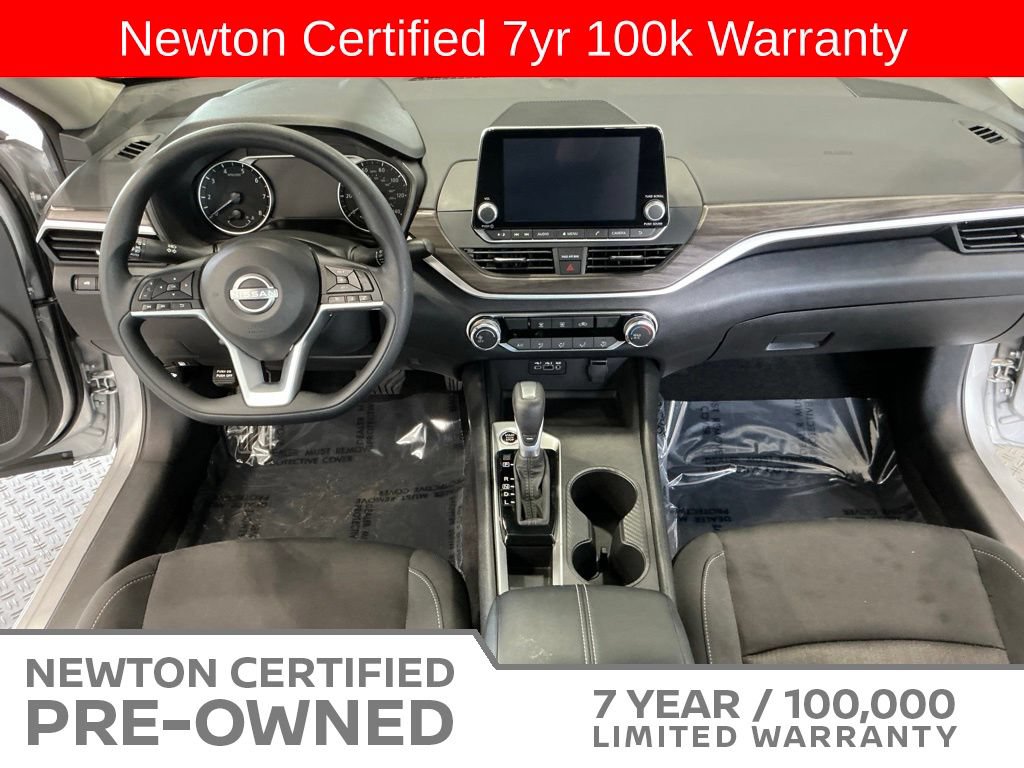 Used 2025 Nissan Altima 2.5 SV FWD image 11
