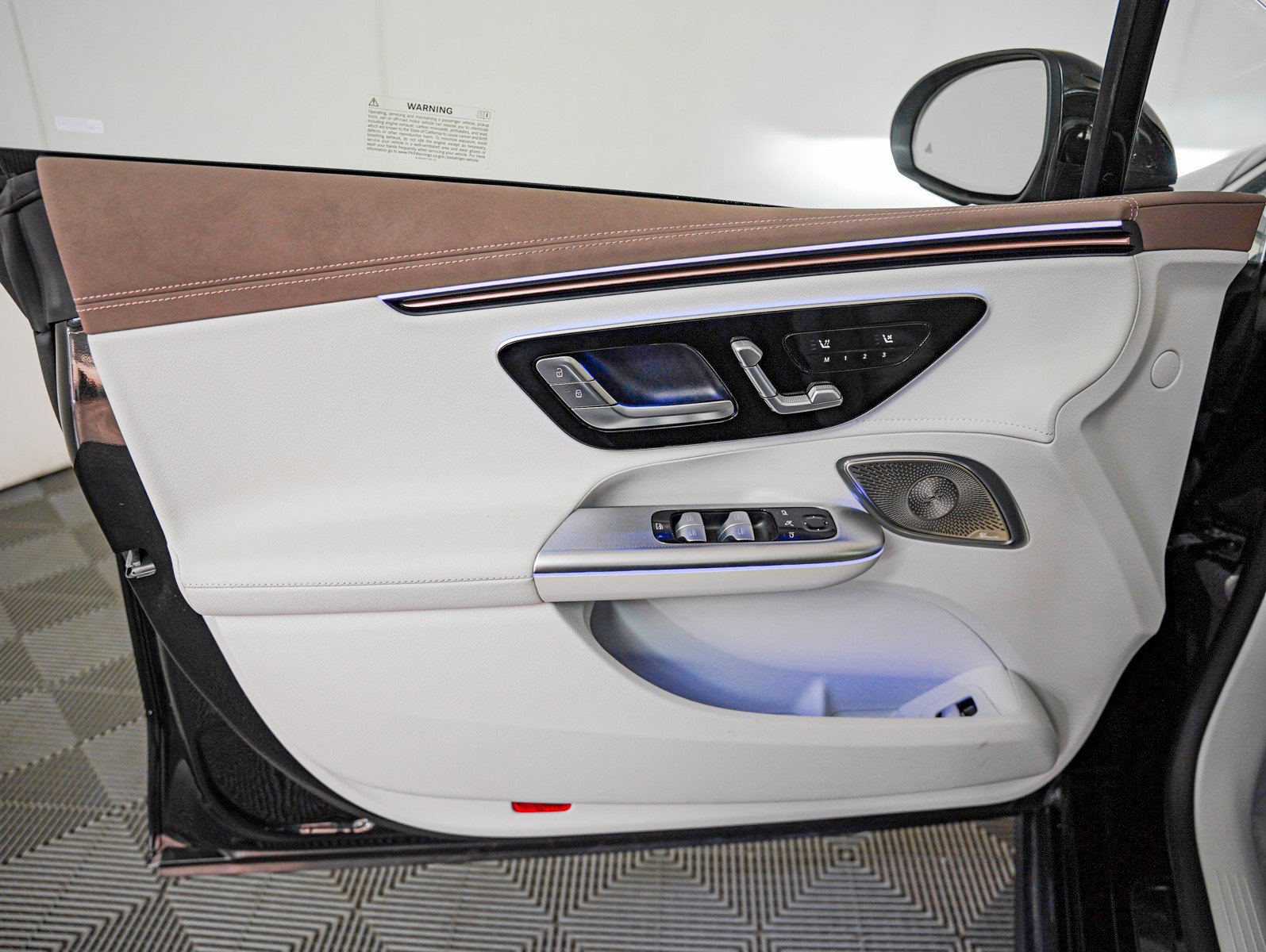 Certified 2023 Mercedes-Benz EQE 500 4MATIC Sedan w/ Exclusive Trim Package image 22